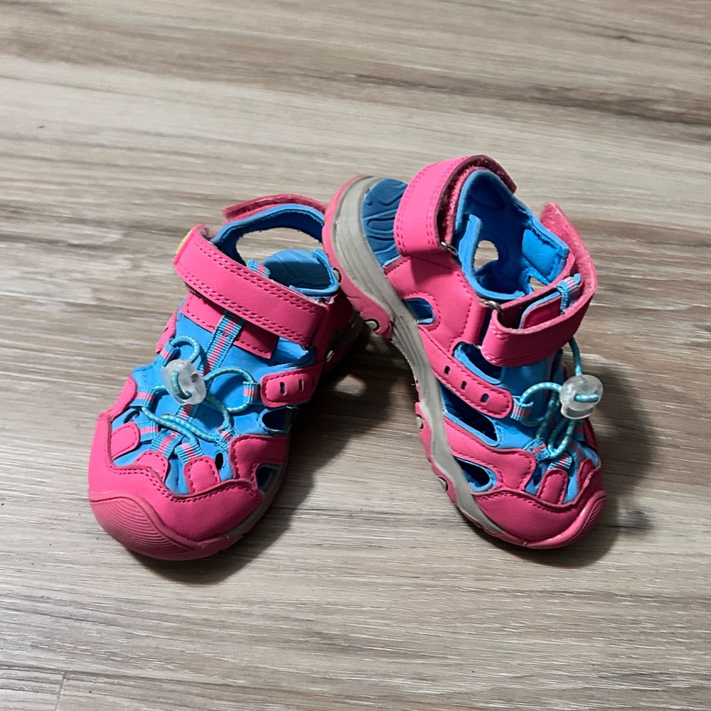 Runside | Girls Closed-Toe Outdoor Hiking/Walking Athletic Sandals / Water Shoes